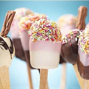 冰淇淋加盟哪個好？從門店到冰淇淋車，日賺萬元是否可能？